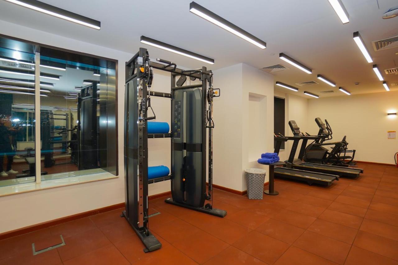 The Grand Lux Hotel Dauhá Exteriér fotografie The gym at the Embassy of the United States in Warsaw